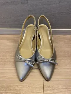 シルバー ポインテッドトゥ パンプス