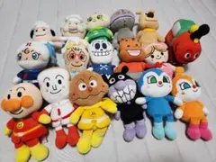 アンパンマン　ぬいぐるみ17体