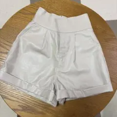 GRLグレイル フェイクレザーショートパンツ アイボリー tu88 Sサイズ