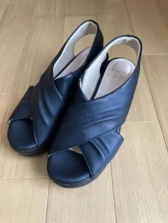 美品 クローバーリーフ byあしながおじさん 厚底サンダル LL 黒のサムネイル