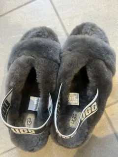 UGG ヒョウ柄サンダル - メルカリ