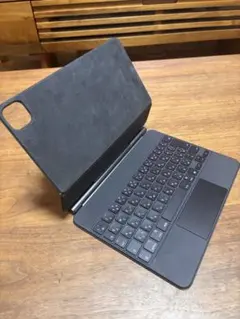 iPad第10世代10.9inch専用 キーボードカバーQERDAOYI - メルカリ