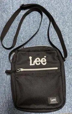LEE（リー） タテ型 ショルダーバック 軽量 ロゴ刺繍 メッシュ