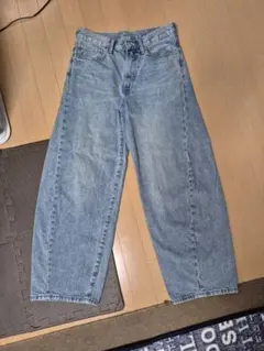 gu バレルレッグジーンズ