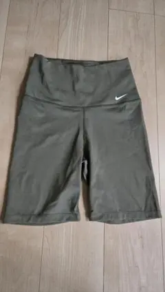 NIKE ショートパンツ カーキ　S