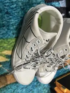 adidas スニーカー ホワイト