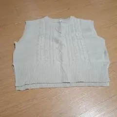 ベージュ ケーブル編み ノースリーブニット