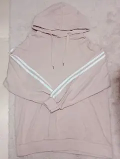 ストライプ付きピンクパーカー