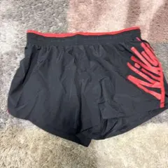 Nike DRI-FIT ショートパンツ M 黒/赤