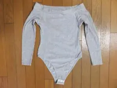 【H&M】エイチアンドエム　オフショル　スナップクロッチ　ボディスーツ