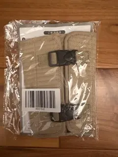 【新品】チャイルドシート　抜け出し防止ベルト　ベージュ