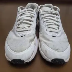 Nike ホワイト/ブラック スニーカー