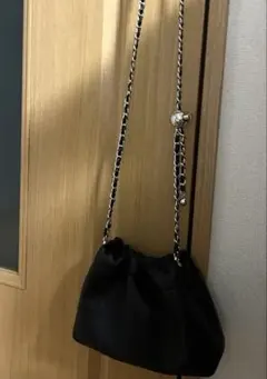 ボールチェーン巾着型ショルダーバッグ