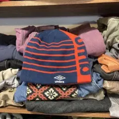 umbro リバーシブル　ストライプ ニット帽