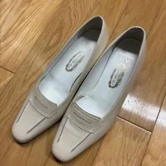 Yoshinoya オフホワイトレザー パンプス ウェッジソール