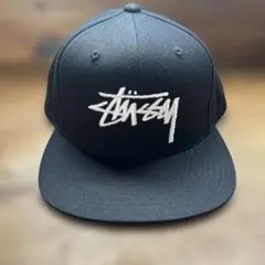 stussy ブラック キャップ