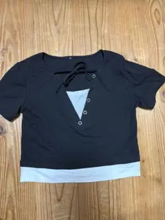 ⚠️限定価格！　黒と白のVネッククロップドTシャツ