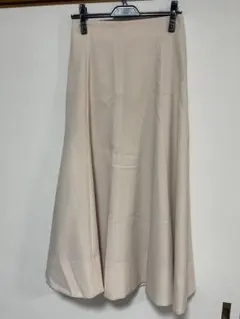 組曲　ベージュ フレアスカート