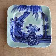 骨董 角皿 盛皿 器 平皿 柳に牡丹 染め付け 飾り皿 アンティーク