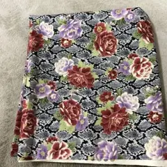 キルトゲイト　和柄　百花繚乱　蛇柄と花　ブラック