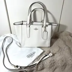美品コーチ　レザーハンドバッグ　ホワイト　2wayショルダーバック