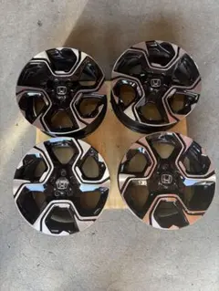 中古ホイール15x5.5フリード純正4本セットキャップ付き15インチ