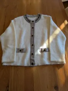 ビーズ刺繍　ニットカーディガン