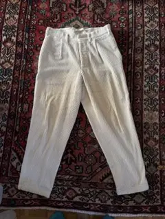 オフホワイトズボン