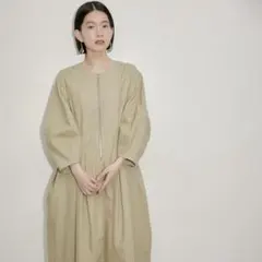 ベージュ ジッパー付き ロングドレス
