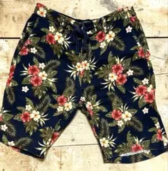 BEAMS HEART ハーフパンツ 花柄 ネイビー Sサイズのサムネイル