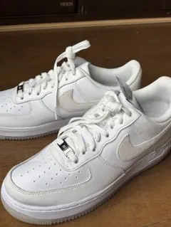 Nike Air Force 1 ホワイト　‘07 LV8 新品タグ付き