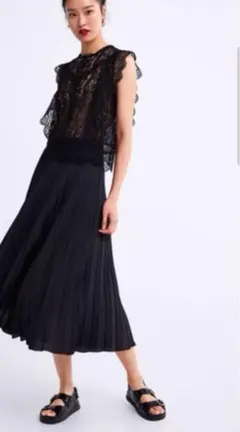 ZARA　コントラストレーストップス　Sサイズ値下げ不可
