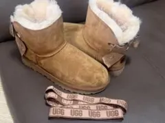 UGG ムートンブーツ リボン ブラウン 24cmのサムネイル