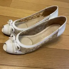 ダイアナ　Diana ホワイトオープントゥパンプス リボン付き　DIANA