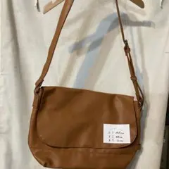 美品　ショルダーバッグ