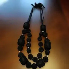 tricot COMME des GARCONS 黒布素材コロコロネックレス - メルカリ