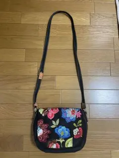 Desigual 刺繍花柄 ショルダーバッグ