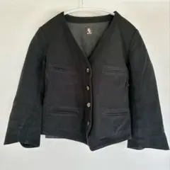 アダムエロペ　ノーカラージャケット　ショート丈　ブラックジャケット　日本製のサムネイル