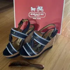COACH ネイビーとライトブルー サンダル