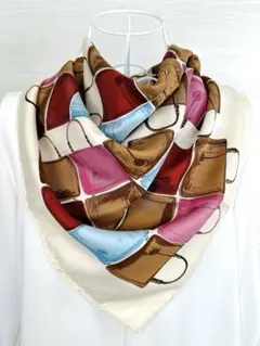 クリスチャンディオール　シルクスカーフ　バッグ柄　アイボリー　マルチカラー