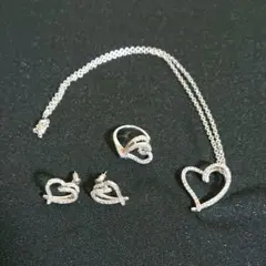 週末お値下げ中【美品】高級CVロジウム加工 ハート アクセサリーセット