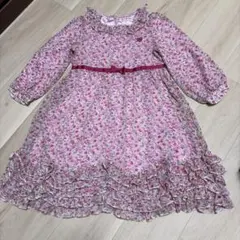 メゾピアノ　濃いピンク色　お花柄七分袖ワンピース135