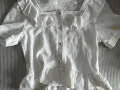 ホワイト 半袖ブラウス パールボタン付き