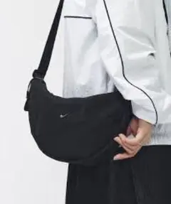 NIKE ナイキ クレセント クロスボディバッグ ブラック HQ4370-010 