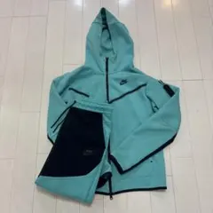 ナイキテックフリースTiffany色　海外限定モデル