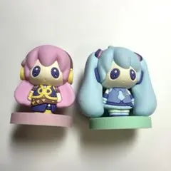 100均 VOCALOID 初音ミク 巡音ルカ フィギュア