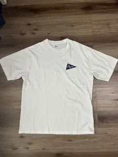 Pilgrim Surf+Supply Team Tシャツ