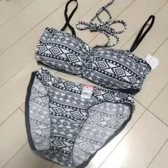 エメフィール　幾何学模様チューブトップ