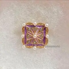 ピンバッジ　ピンクパープル　スクエア　パールビジュー　クラシカル　簡易ラッピング