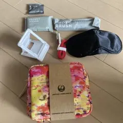 JAL ファーストクラストラベルポーチ9個 Amazon.co.jp: ETRO エトロ × JAL ファーストクラス アメニティ